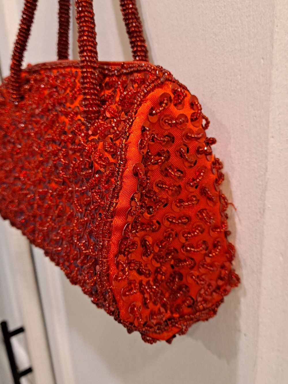 Bijoux Terner Y2k Vintage Cherry Red Sequin Quartz Beaded Mini Top-Handle Bag - Picture 4 of 14